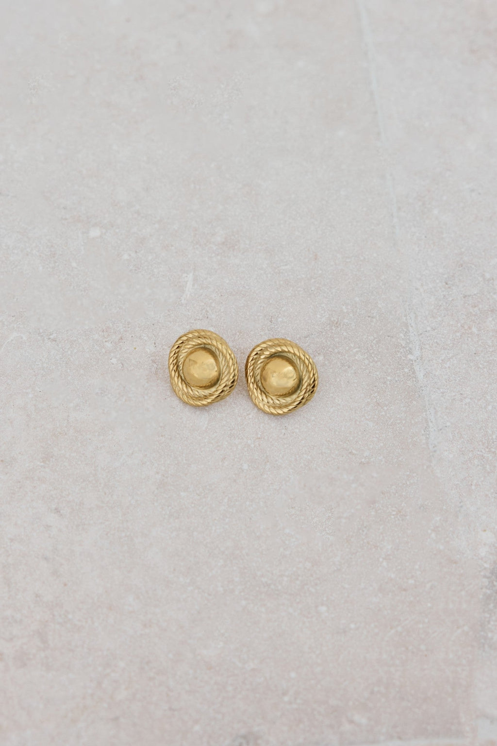 Boutique Piece Earrings Gold