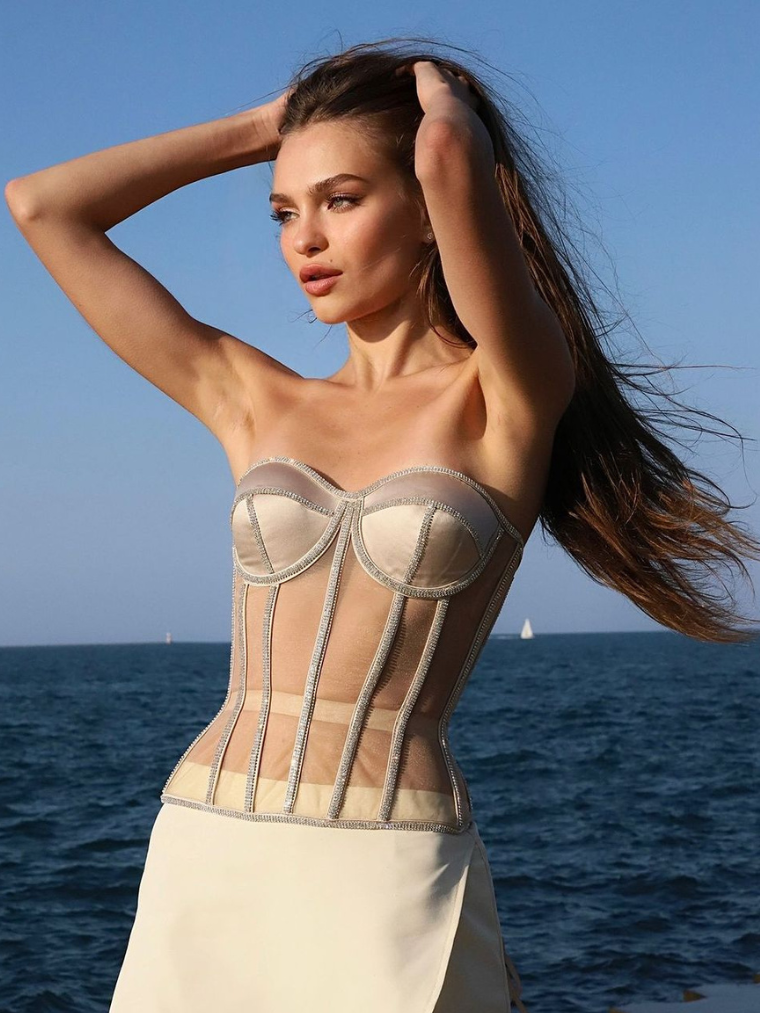 Secret-Form Shaping Bra with Sparkling Rhinestones