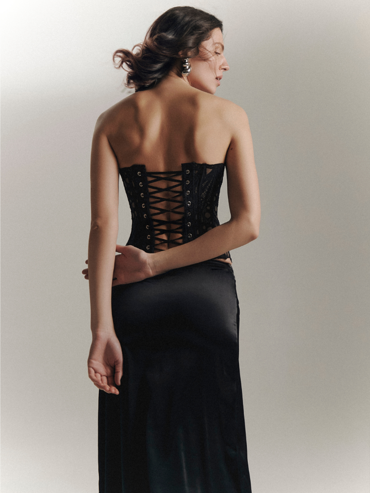 Florence Corset - Timeless Elegance with a Curve-Flattering Fit
