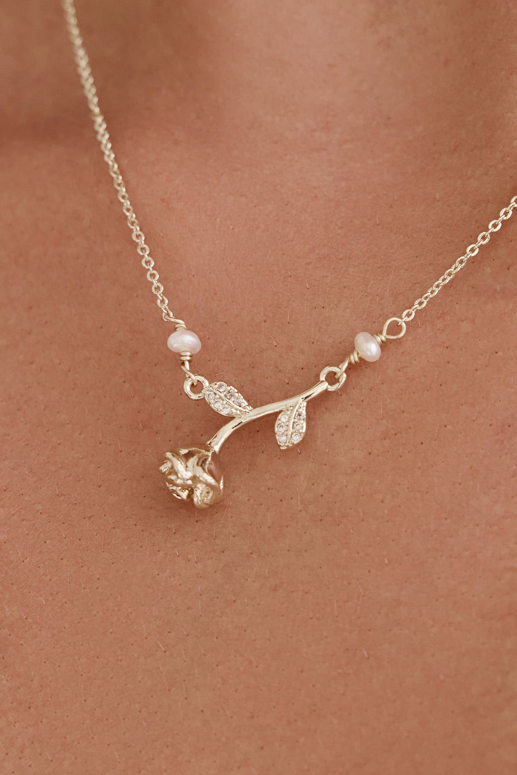 18k Gold Plated Palm Kiss Necklace Gold