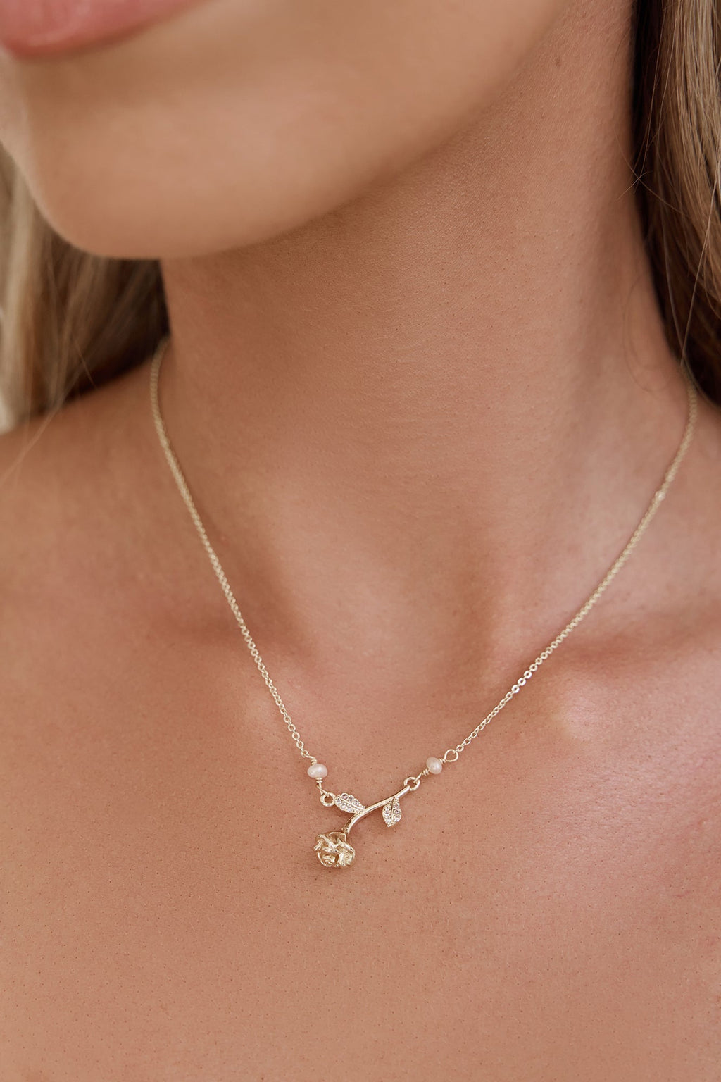 18k Gold Plated Palm Kiss Necklace Gold