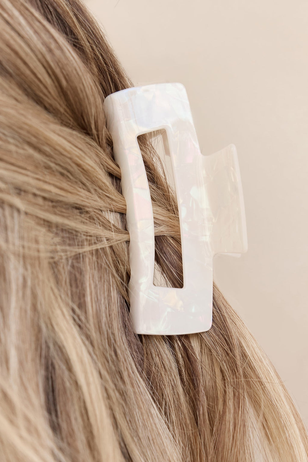 Rewind The Time Claw Clip White