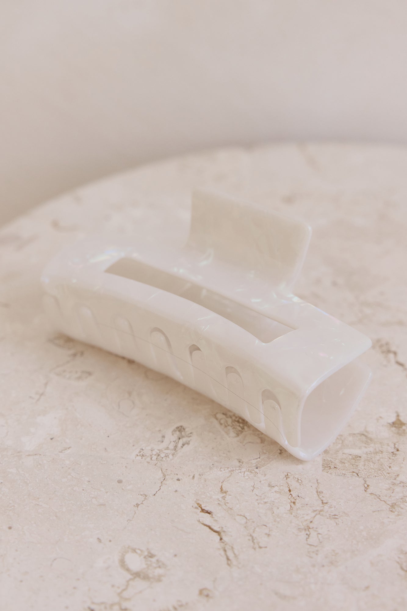 Rewind The Time Claw Clip White