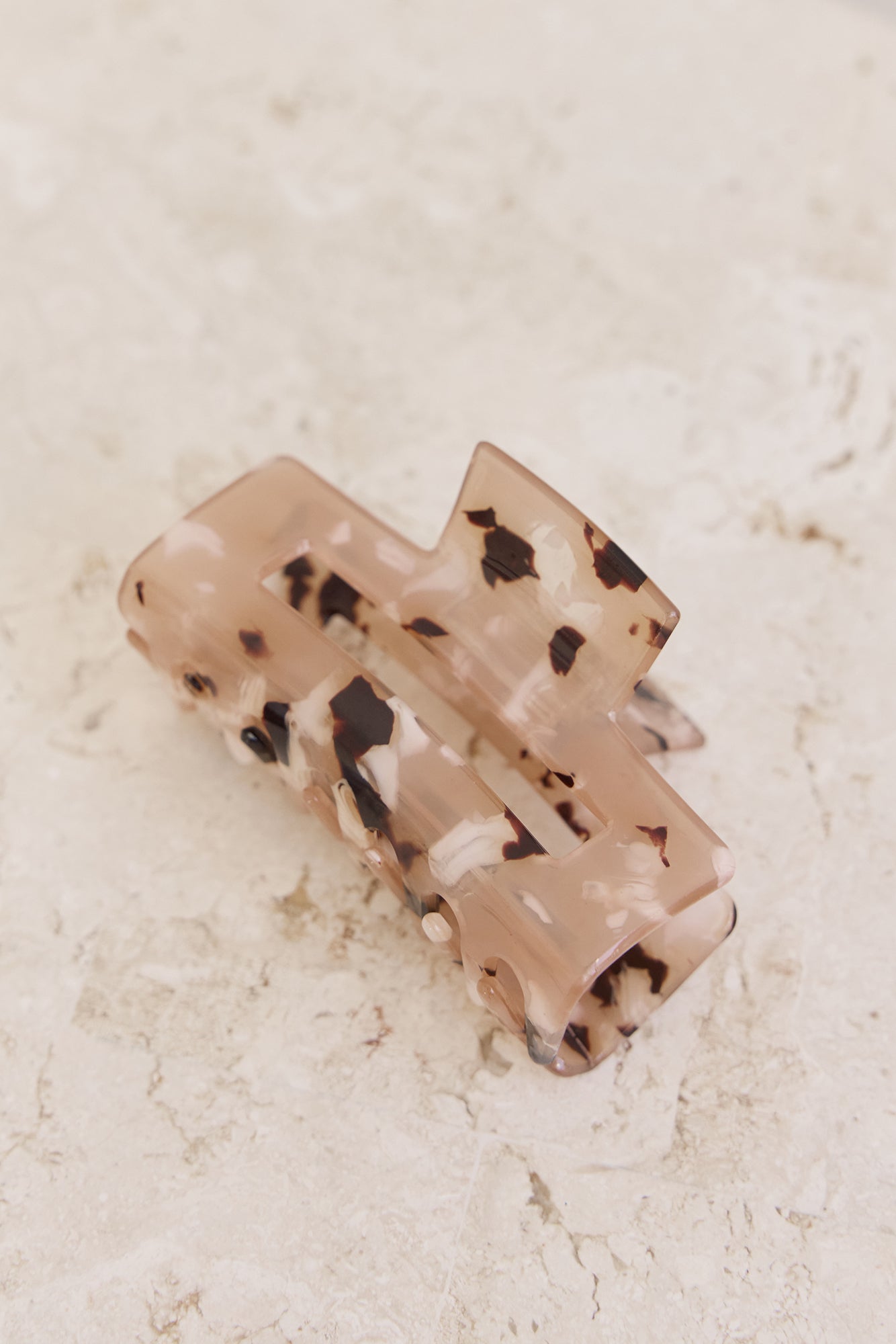 Coconuts Claw Clip Beige